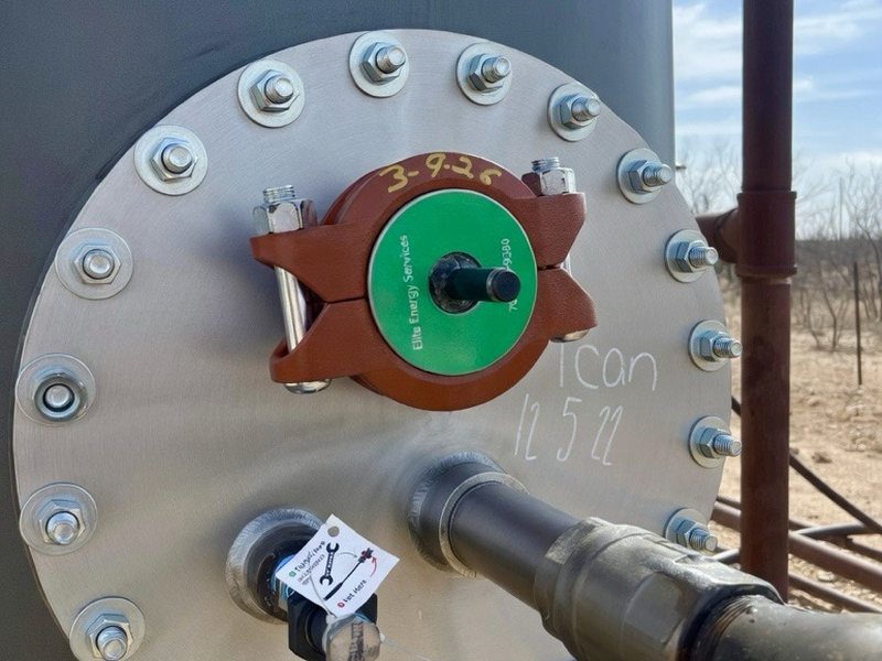 Elite Anode Victaulic Greenhead receiver installed on a heater treater manway